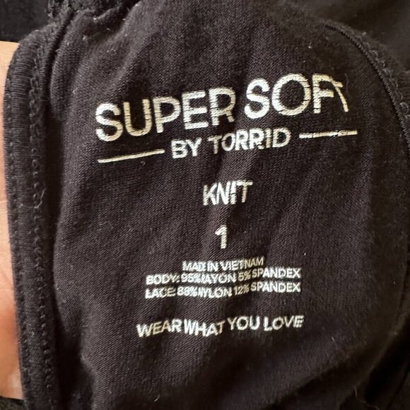 Torrid Super Soft Knit Black Halter Top High Neck Size 1 - Picture 4 of 9